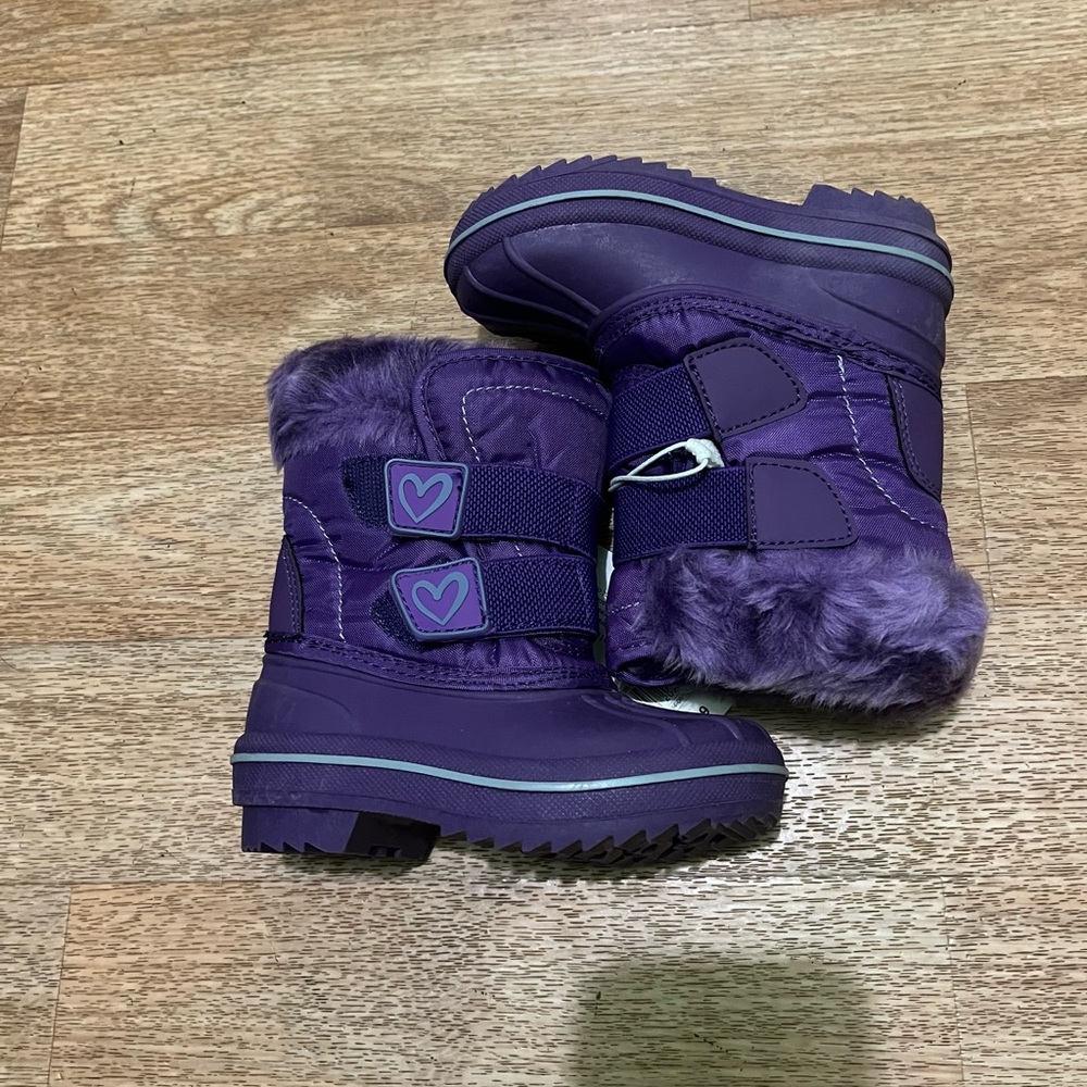 Circo kids size small 5-6 snow boots